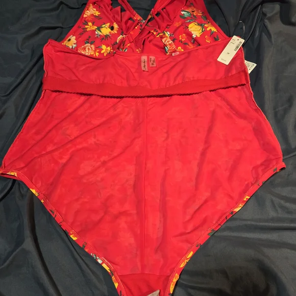 Penningtons - 1-Piece Wireless Floral Swimsuit - 3X - NWT - Picture 6 of 8